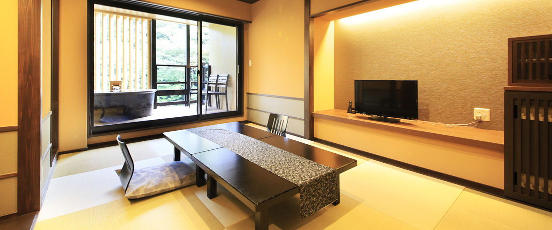 Japanese-style Room with Open-air Bath